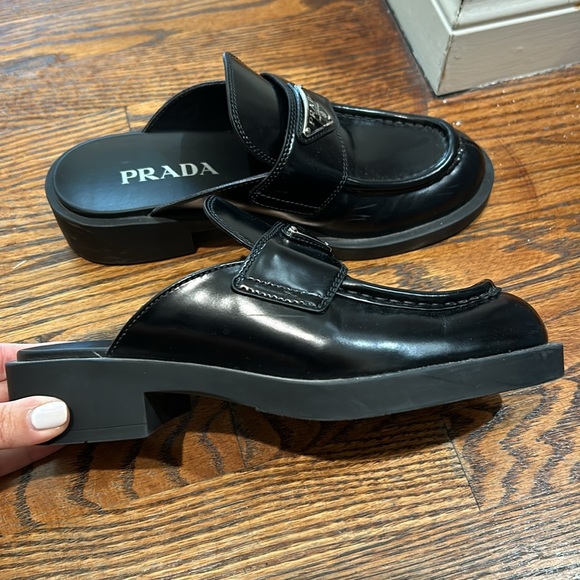 š¤Prada leather logo mules. size 36. come with box and dust bag. - Picture 5 of 8